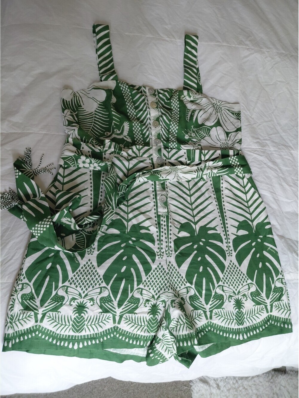 Farm Rio Macaw Elegance Women's XL Off-White Green Belted Romper Likenew #729 - Picture 2 of 12